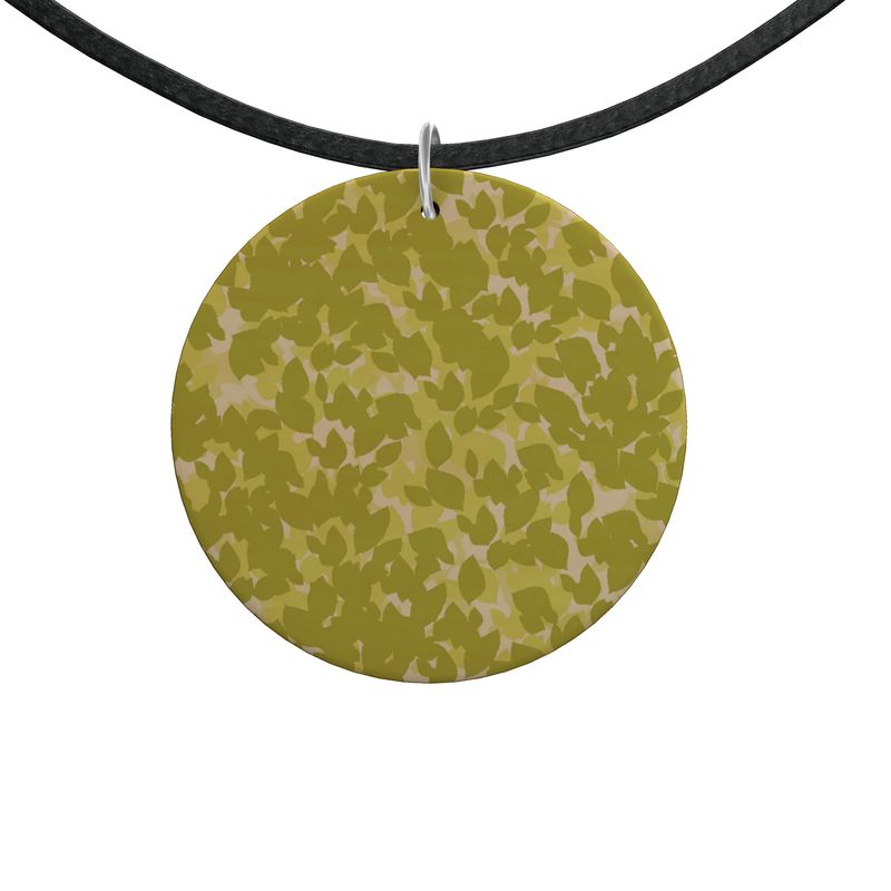 wooden pendant necklace by ventignua